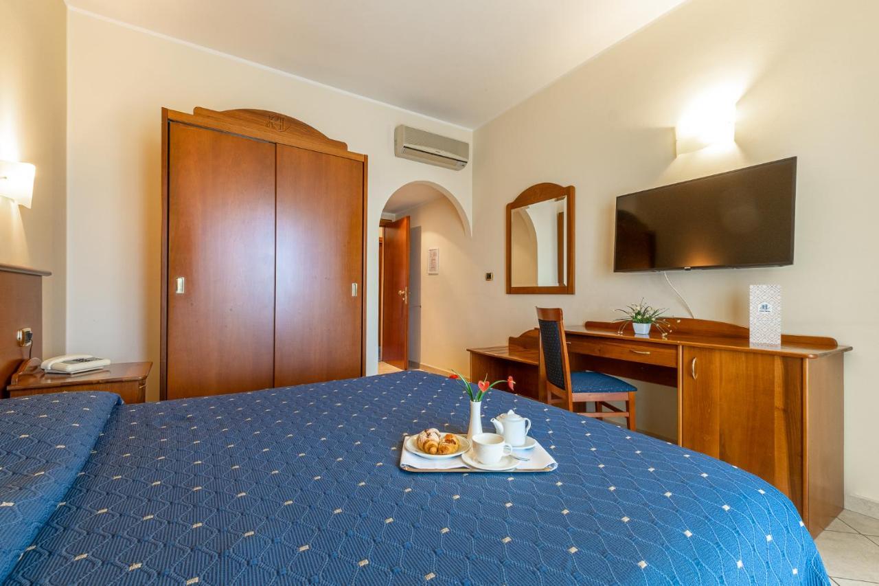 סירקוזה Hotel Relax מראה חיצוני תמונה