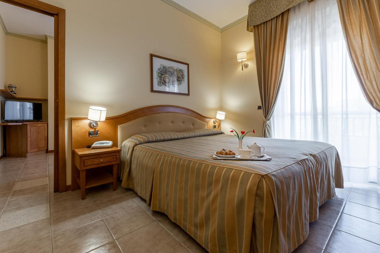 סירקוזה Hotel Relax מראה חיצוני תמונה