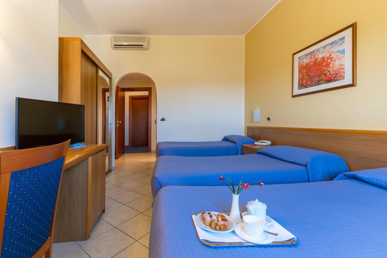 סירקוזה Hotel Relax מראה חיצוני תמונה
