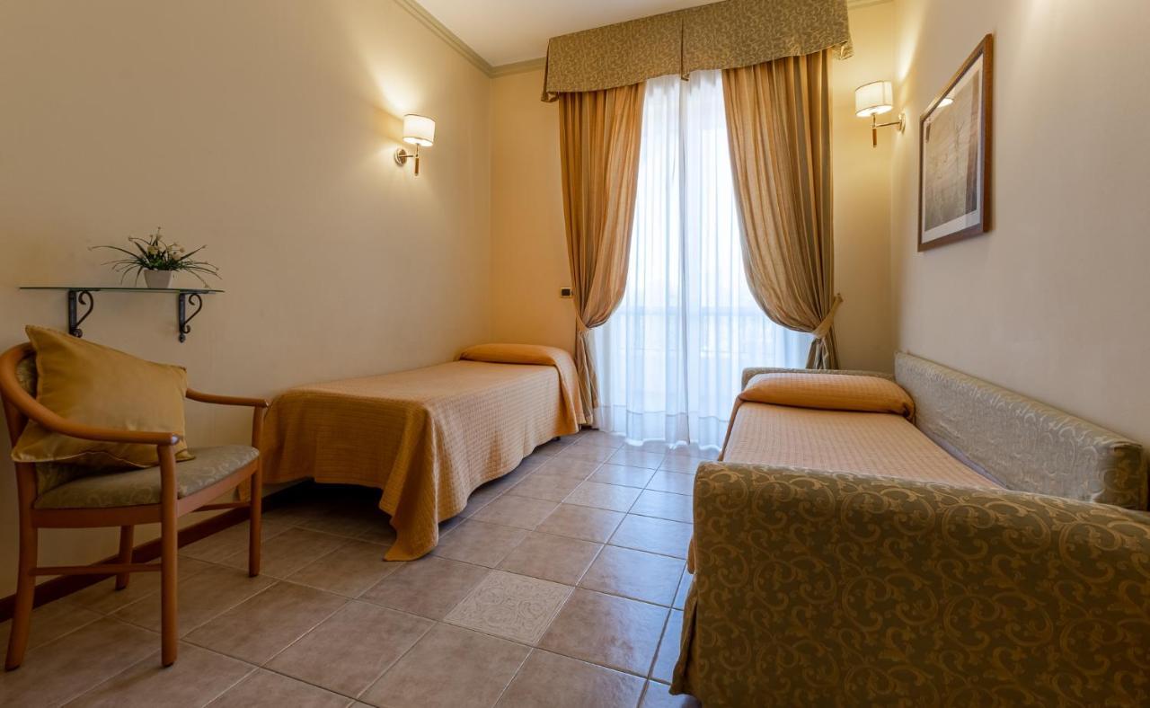 סירקוזה Hotel Relax מראה חיצוני תמונה