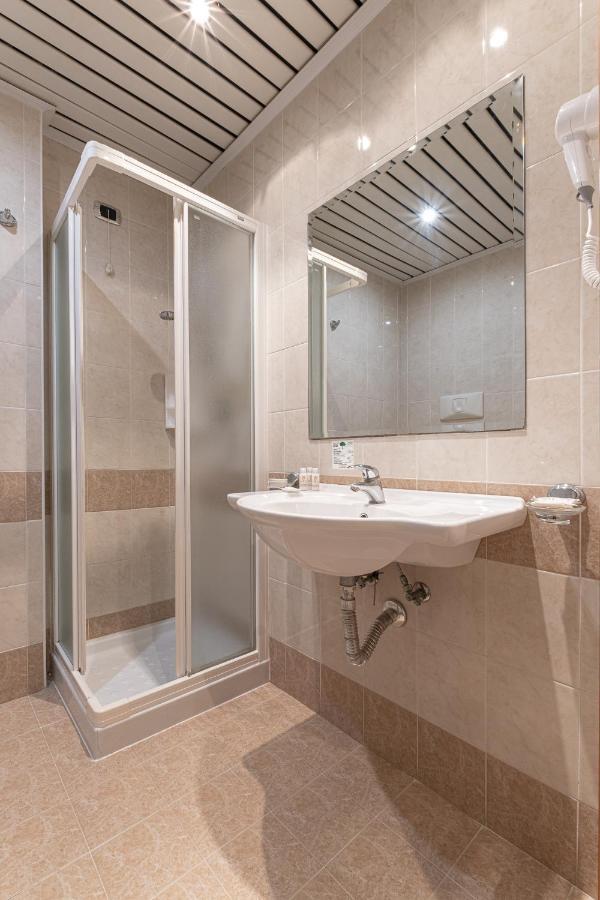 סירקוזה Hotel Relax מראה חיצוני תמונה