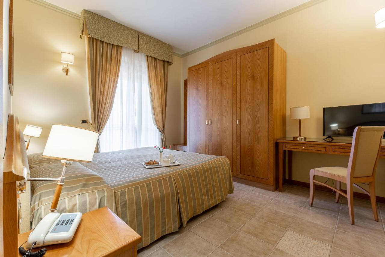 סירקוזה Hotel Relax מראה חיצוני תמונה